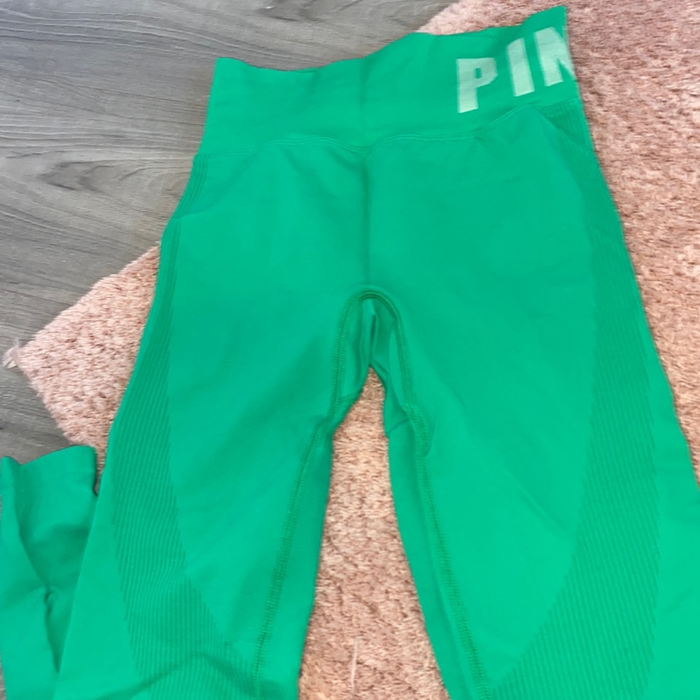 Green seamless gym bottoms from pink Victoria secret new with out tags